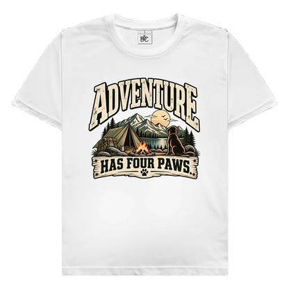 ADVENTURE HAS FOUR PAWS (Zelt) |Premium T-Shirt unisex